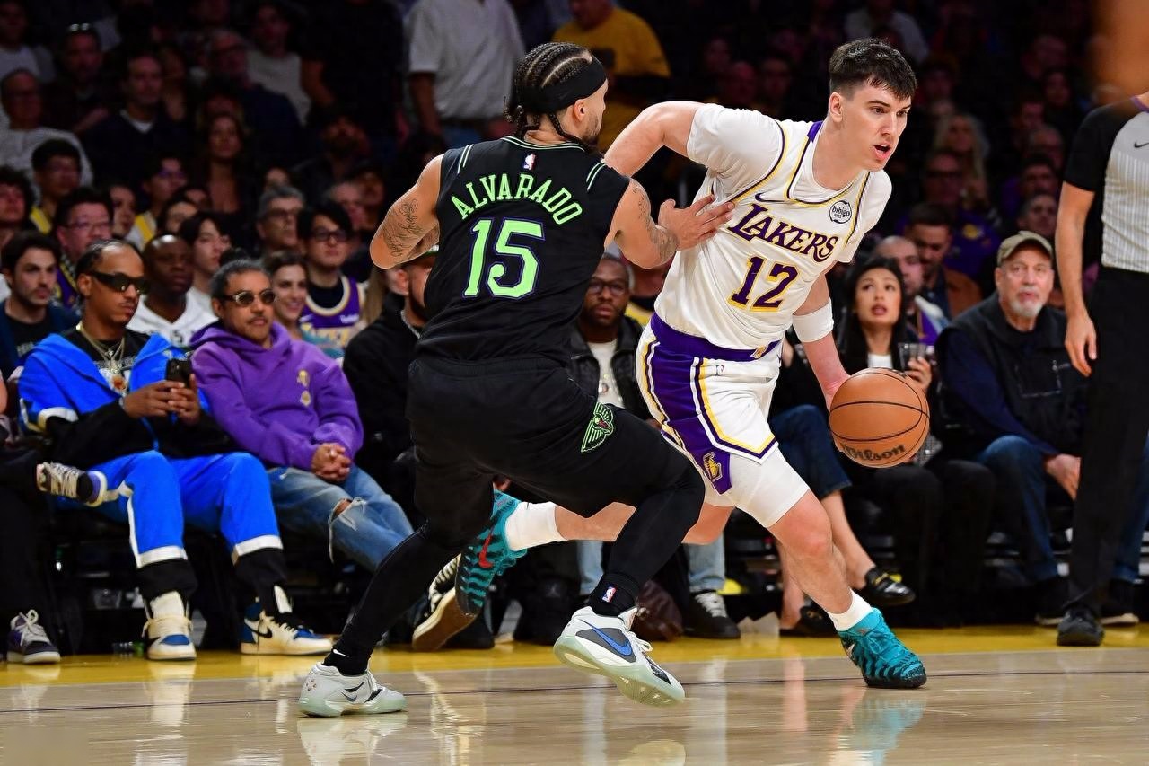 东契奇34+12+7里夫斯33+8 双核闪耀湖人轻取鹈鹕夺7连胜