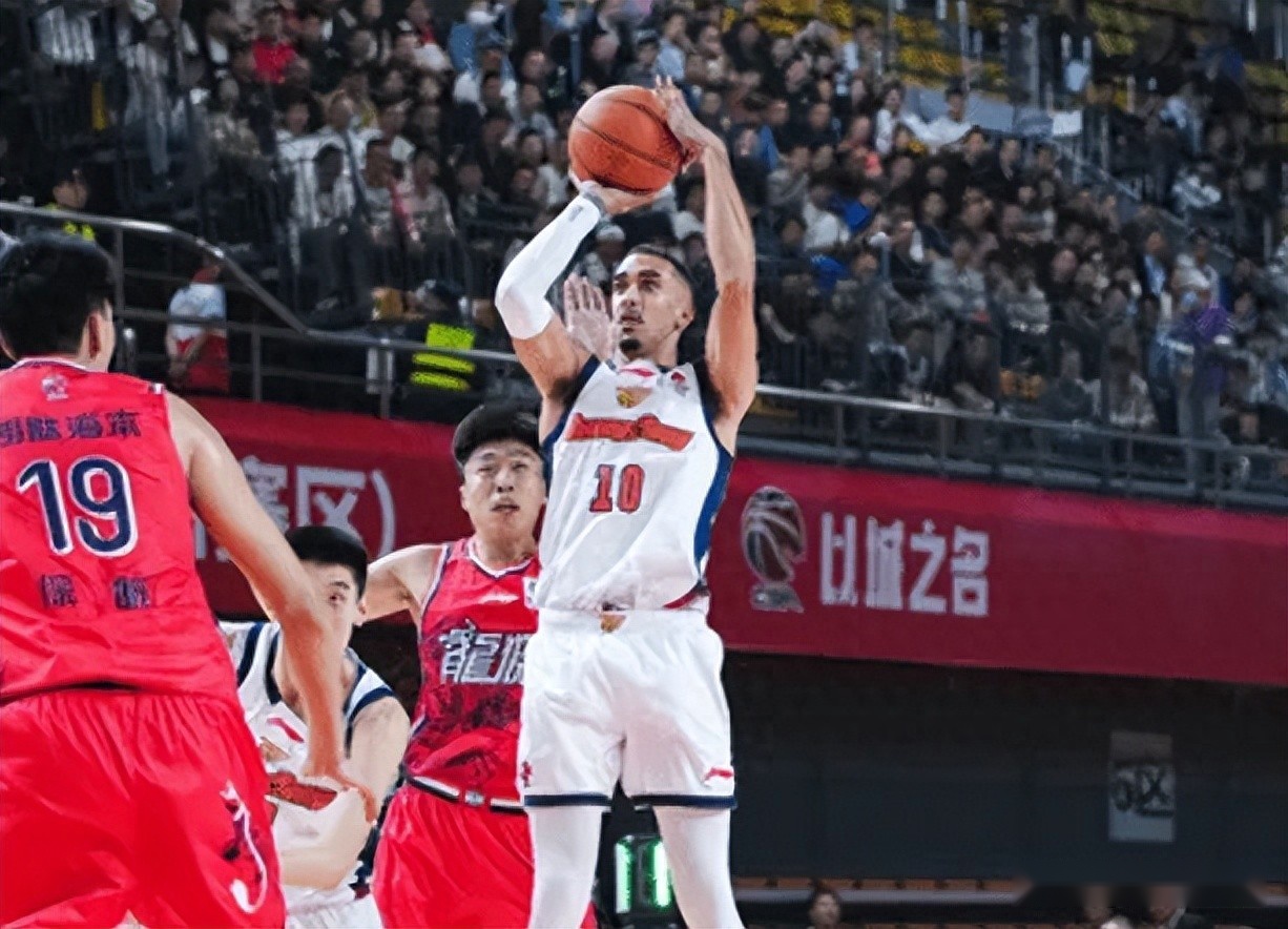 广东3新援隐患大！奎因三分不稳，萨姆纳突破不稳，焦泊乔又崩了